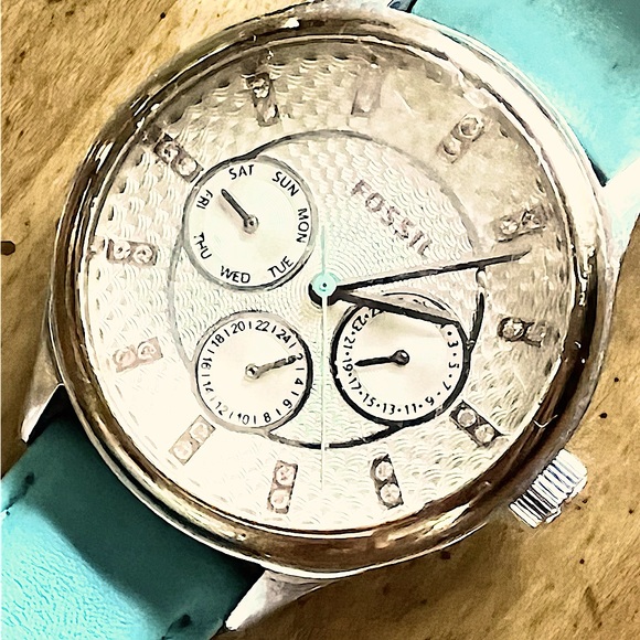 Fossil Watch - Picture 2 of 3